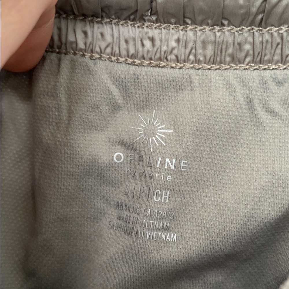 Aerie Offline Gray Cargo Nylon Shorts - Picture 4 of 10